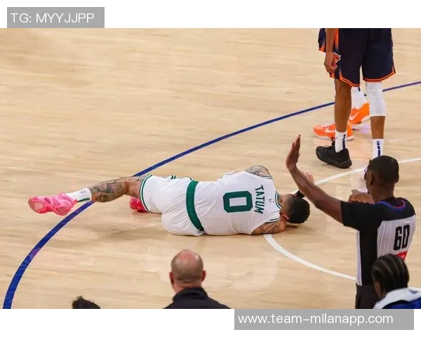 利拉德宣布因跟腱撕裂伤停2026年强势回归让球迷期待 利拉德宣布因跟腱撕裂伤停2026年强势回归让球迷期待