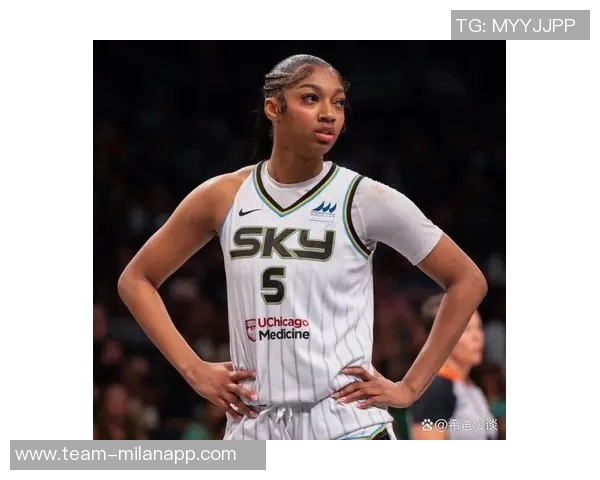 安吉尔里斯分享多伦多48小时美照展现青春活力与时尚魅力 安吉尔里斯分享多伦多48小时美照展现青春活力与时尚魅力