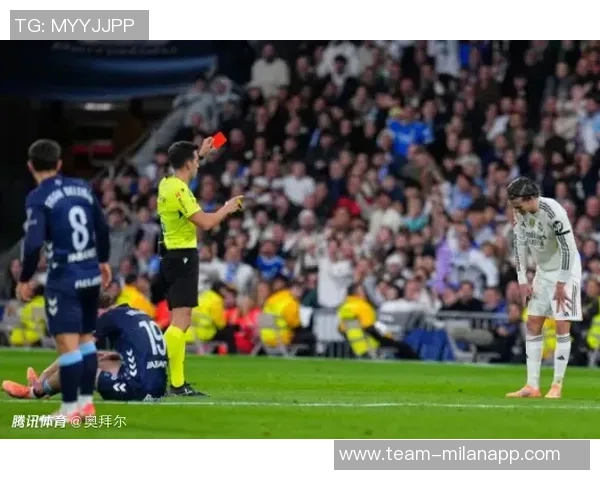 锁喉行为引争议卡塞米罗直红对手却未受罚达洛黄牌背后真相解析 锁喉行为引争议卡塞米罗直红对手却未受罚达洛黄牌背后真相解析