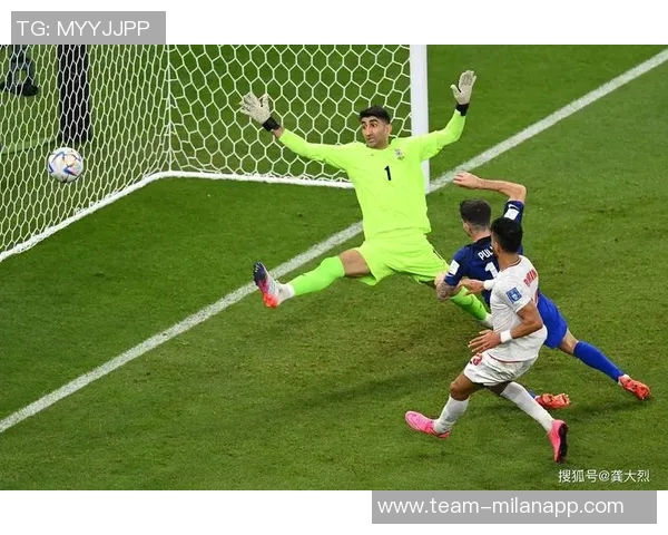 麦克法兰谈红牌事件强调球队纪律性与文化无关并鼓励球员坚持到底