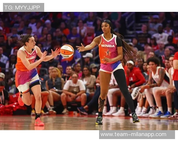 安吉尔里斯亲临芝加哥为魔术加油助威引发热议